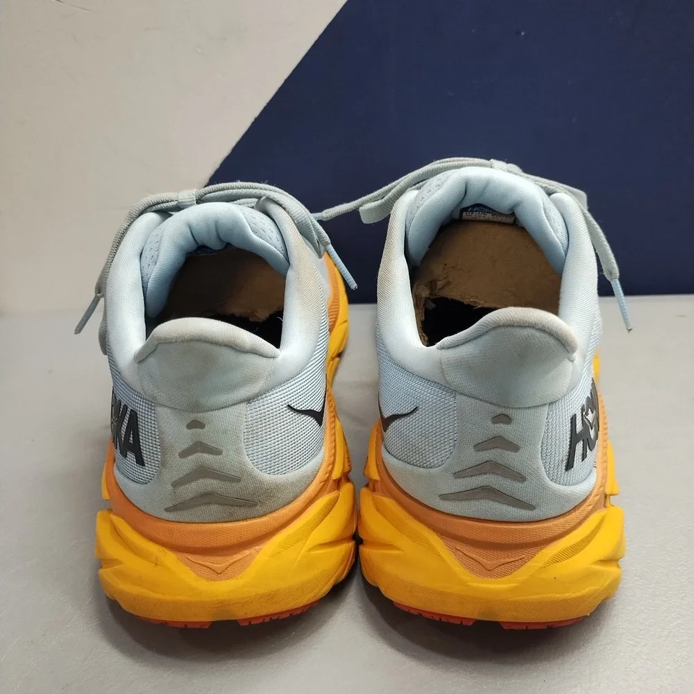Hoka One One hoka one